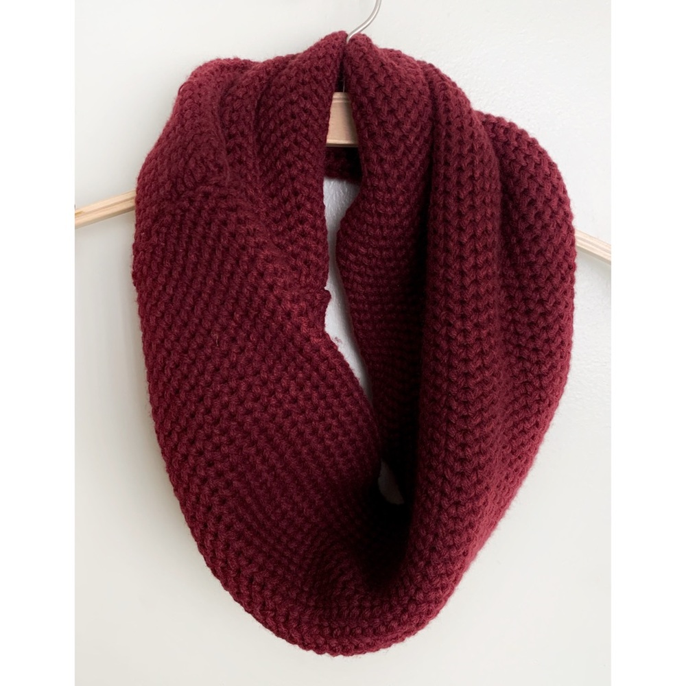 FOREVER 21 | Burgundy Wrap Around Neck Scarf